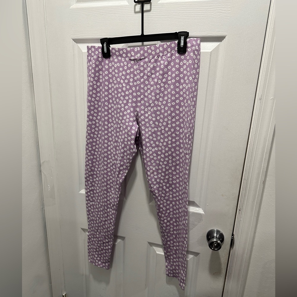 Purple and white daisy leggings